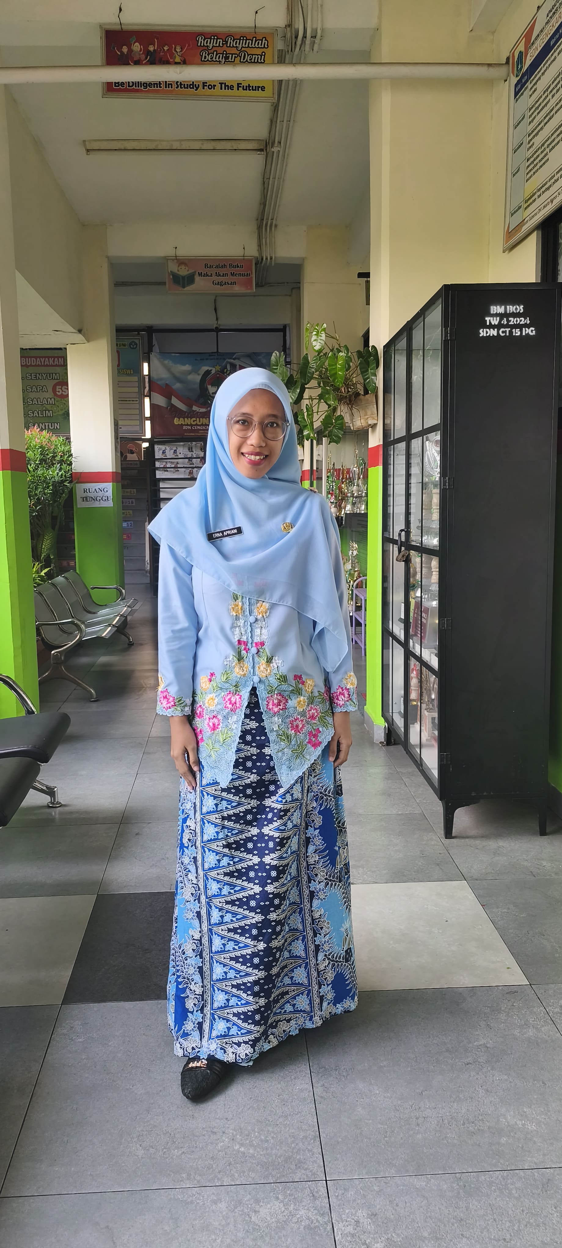 ERNA APRIANI, S.Pd
